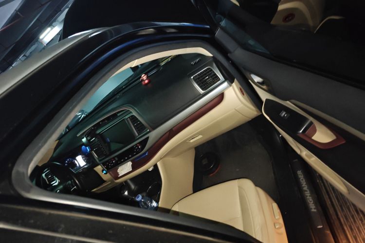 Toyota Highlander 2015 #23 Toyota Highlander 2015 car image #23