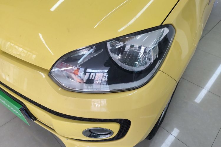 Volkswagen up! 2016 car image #23