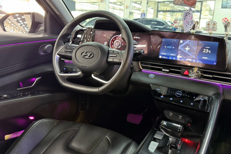 Hyundai Elantra 2020 immagine di auto #23