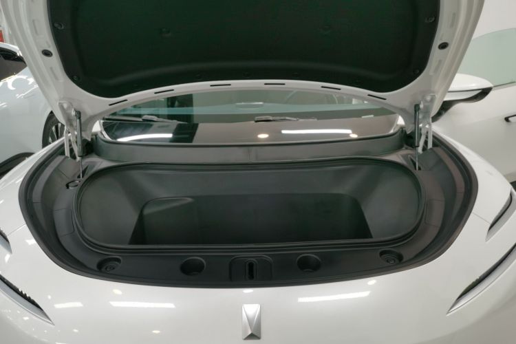 Avatr 11 2024 imagen de coche #23