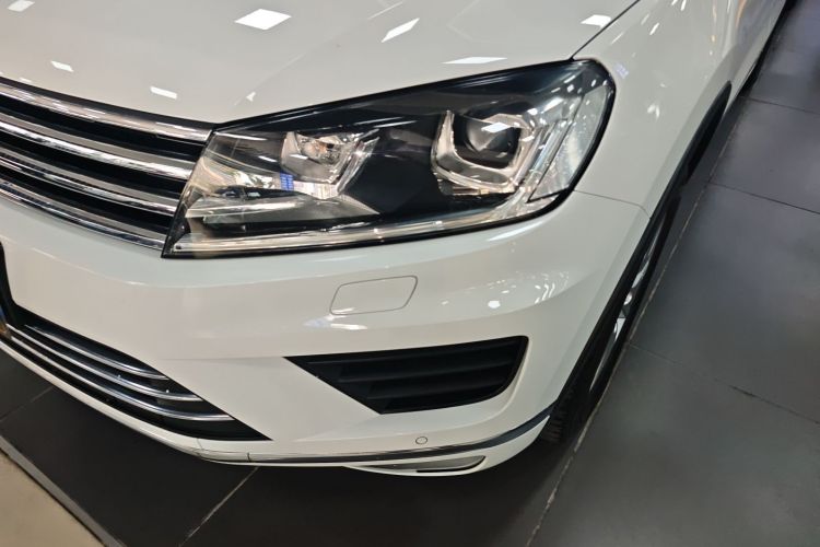 Volkswagen Touareg 2016 car image #23