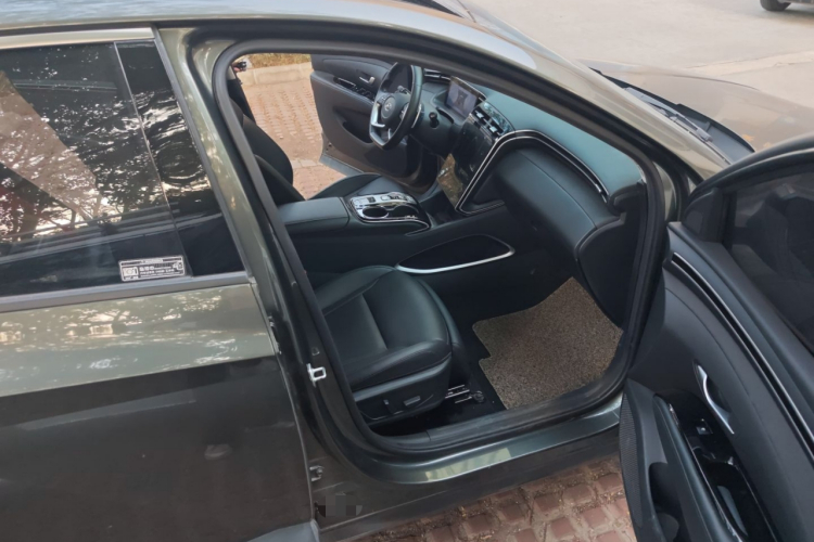 Hyundai Tucson 2023 immagine di auto #23