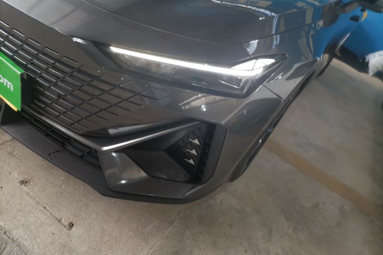 Changan UNI-V 2023 изображение автомобиля #23