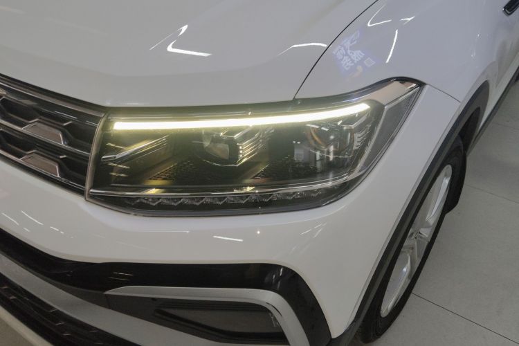 Volkswagen T-Cross 2020 car image #23