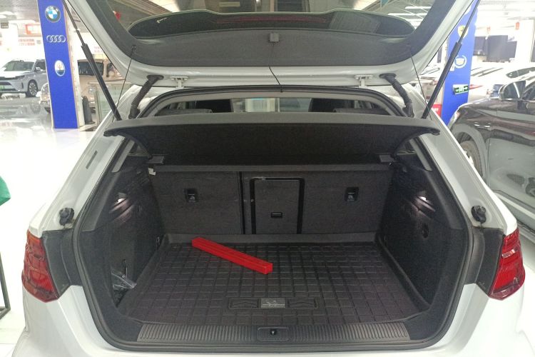 Audi A3 2019 car image #23