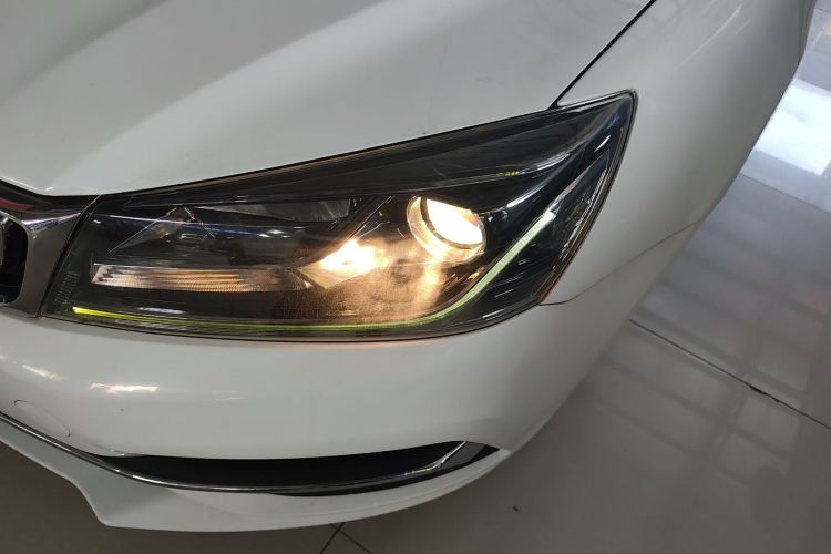 Emgrand 2018 #23 Emgrand 2018 car image #23