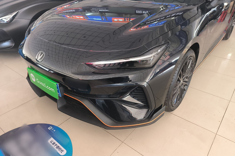 Changan UNI-V 2025 изображение автомобиля #23