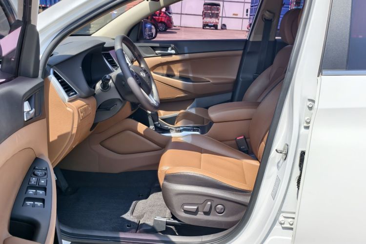 Hyundai Tucson 2017 صورة سيارة #23