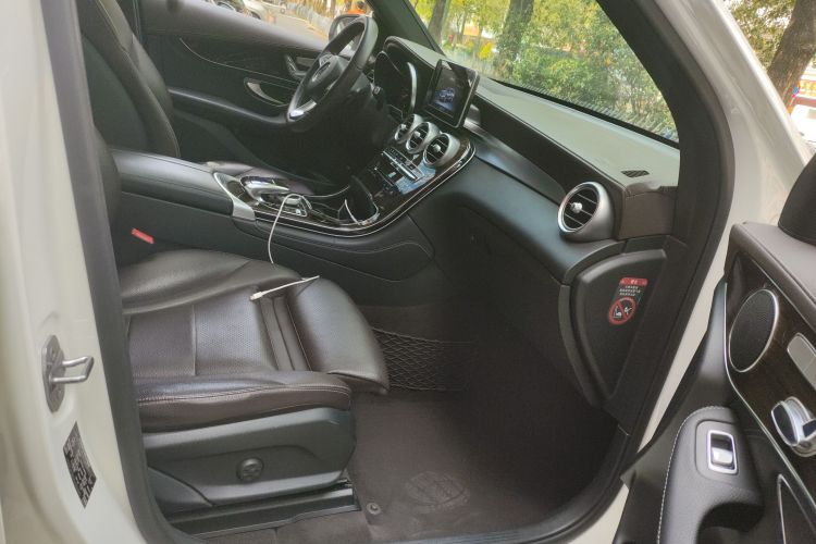 Mercedes-Benz GLC Class 2016 صورة سيارة #23