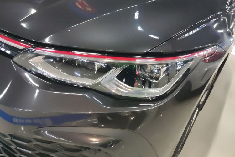 Volkswagen GolfGTI 2023 immagine di auto #23