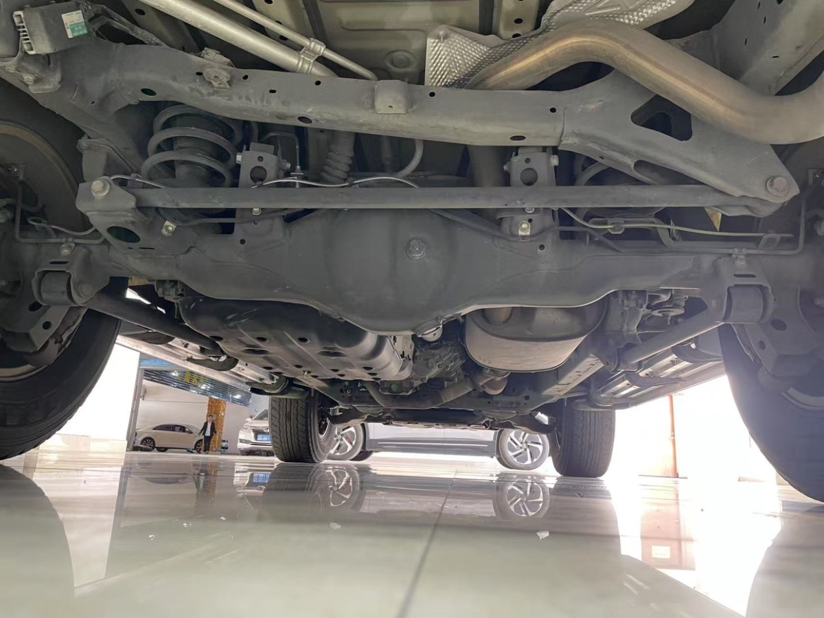 Toyota FJ Cruiser 2018 immagine di auto #23