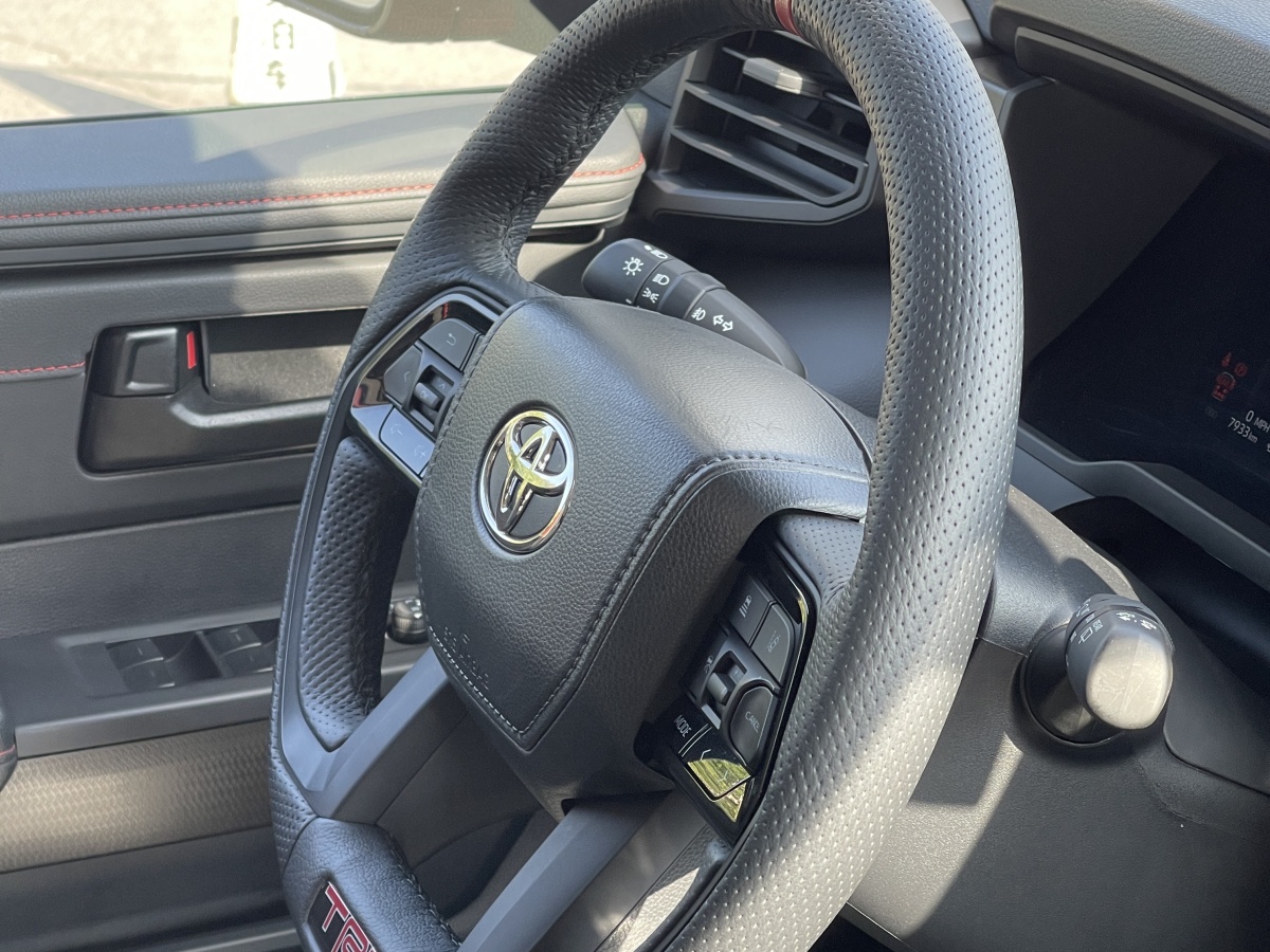 Toyota Sequoia 2023 #23 Toyota Sequoia 2023 imagen de coche #23