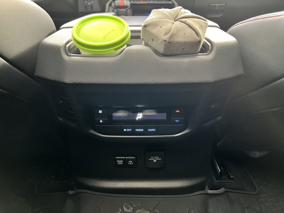 Toyota Sequoia 2024 #23 Toyota Sequoia 2024 imagen de coche #23