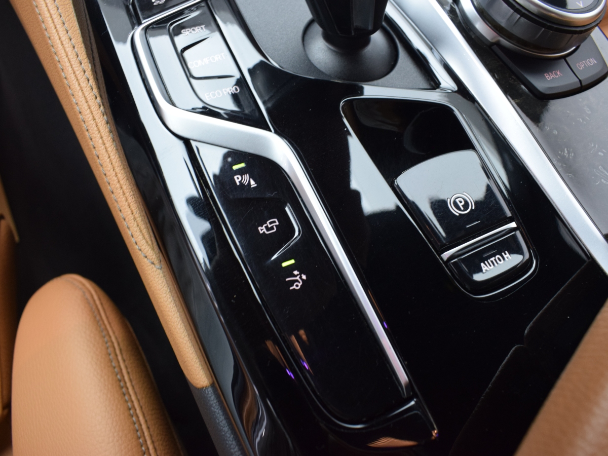 BMW 6 Series GT 2021 car image #23