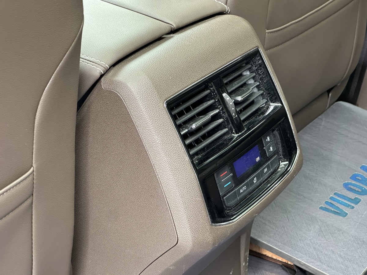 Volkswagen Viloran 2021 car image #23