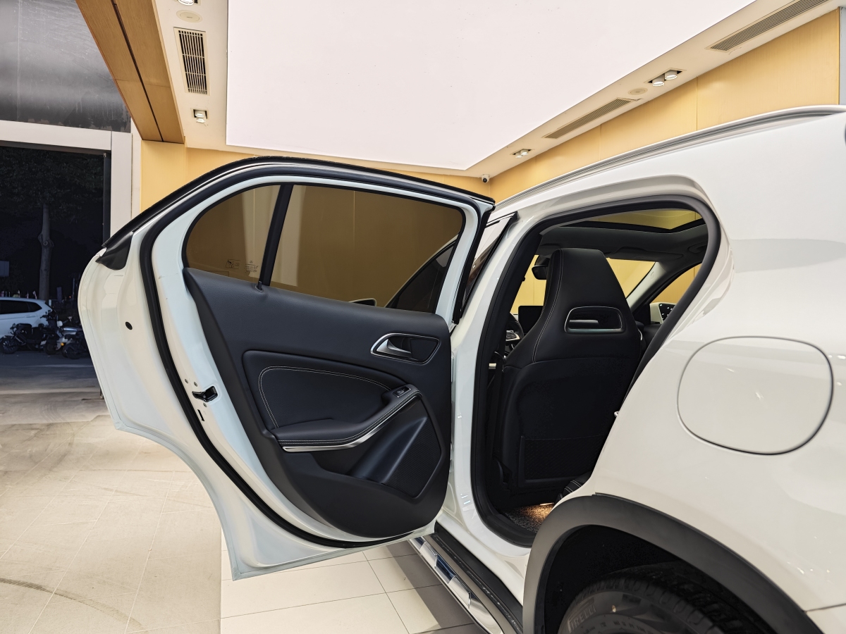 Mercedes-Benz GLA Class (Imported) 2019 #23 Mercedes-Benz GLA Class (Imported) 2019 immagine di auto #23