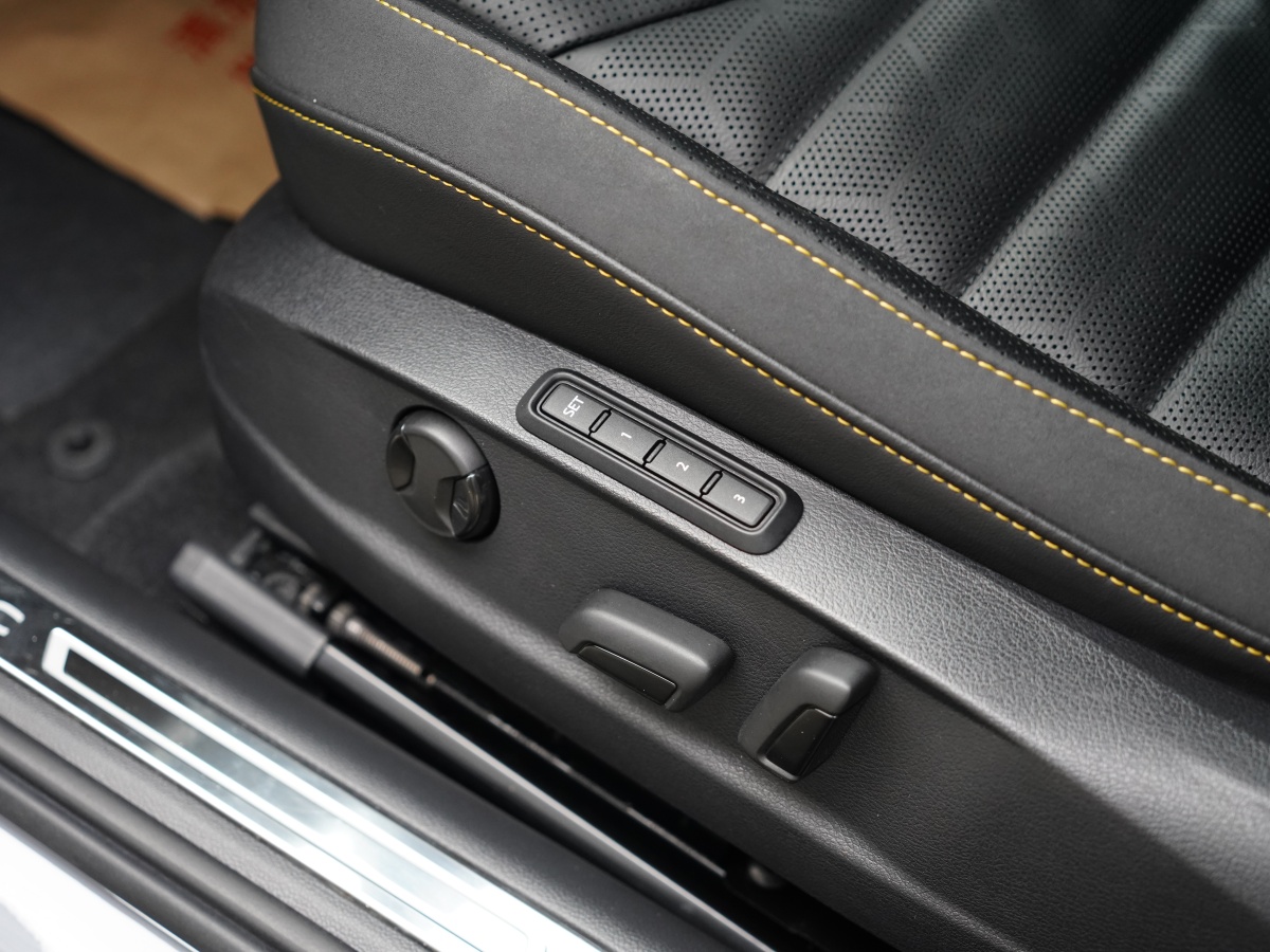 Volkswagen CC 2024 car image #23