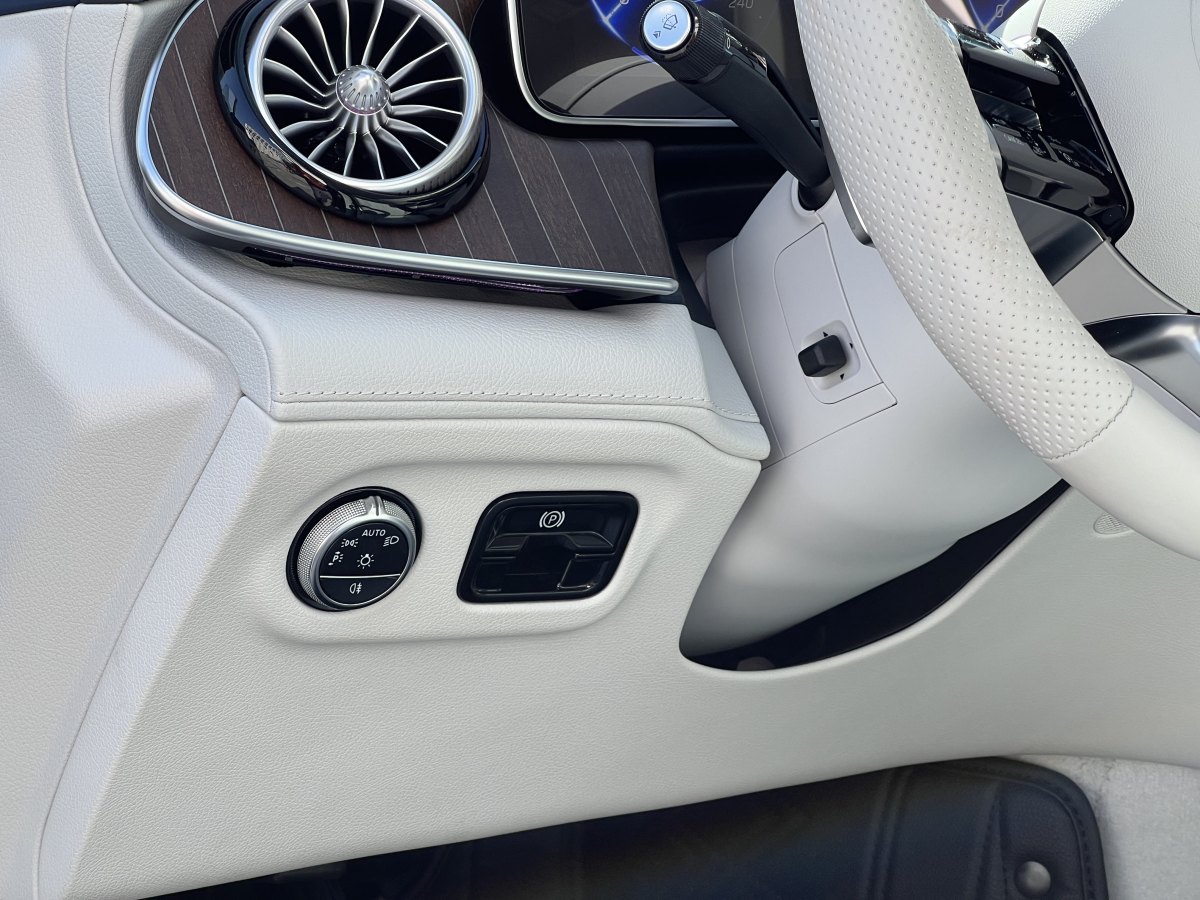 Mercedes-Benz EQE Class 2024 car image #23