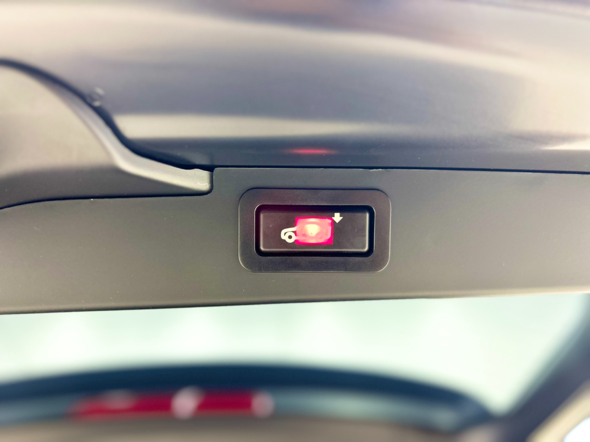 BMW X5 M 2010 car image #23