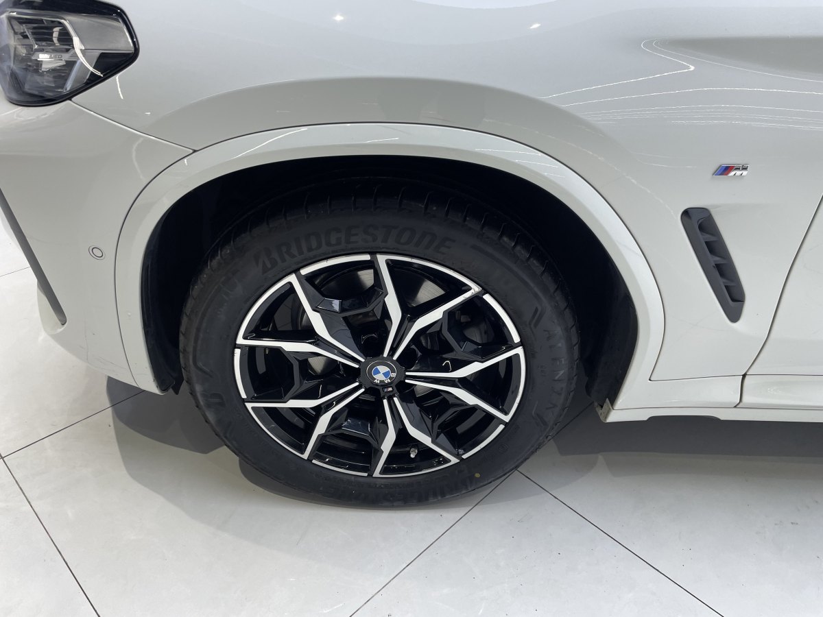 BMW X4 M 2022 car image #23