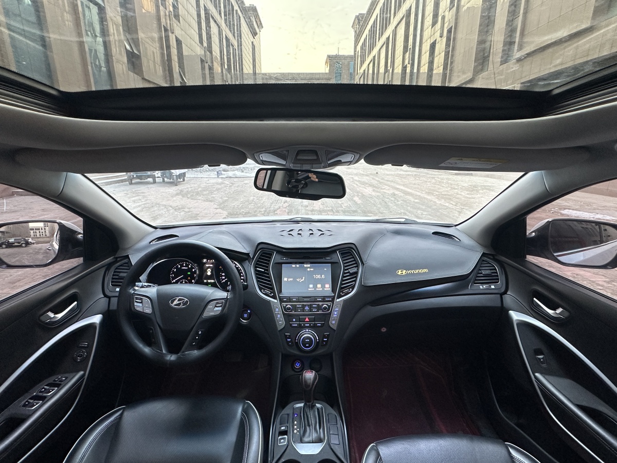 Hyundai Santa Fe 2018 car image #23