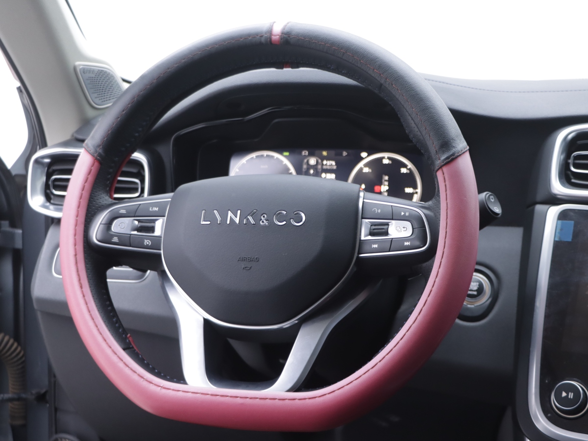 Lynk & Co 01 EM-P 2018 car image #23