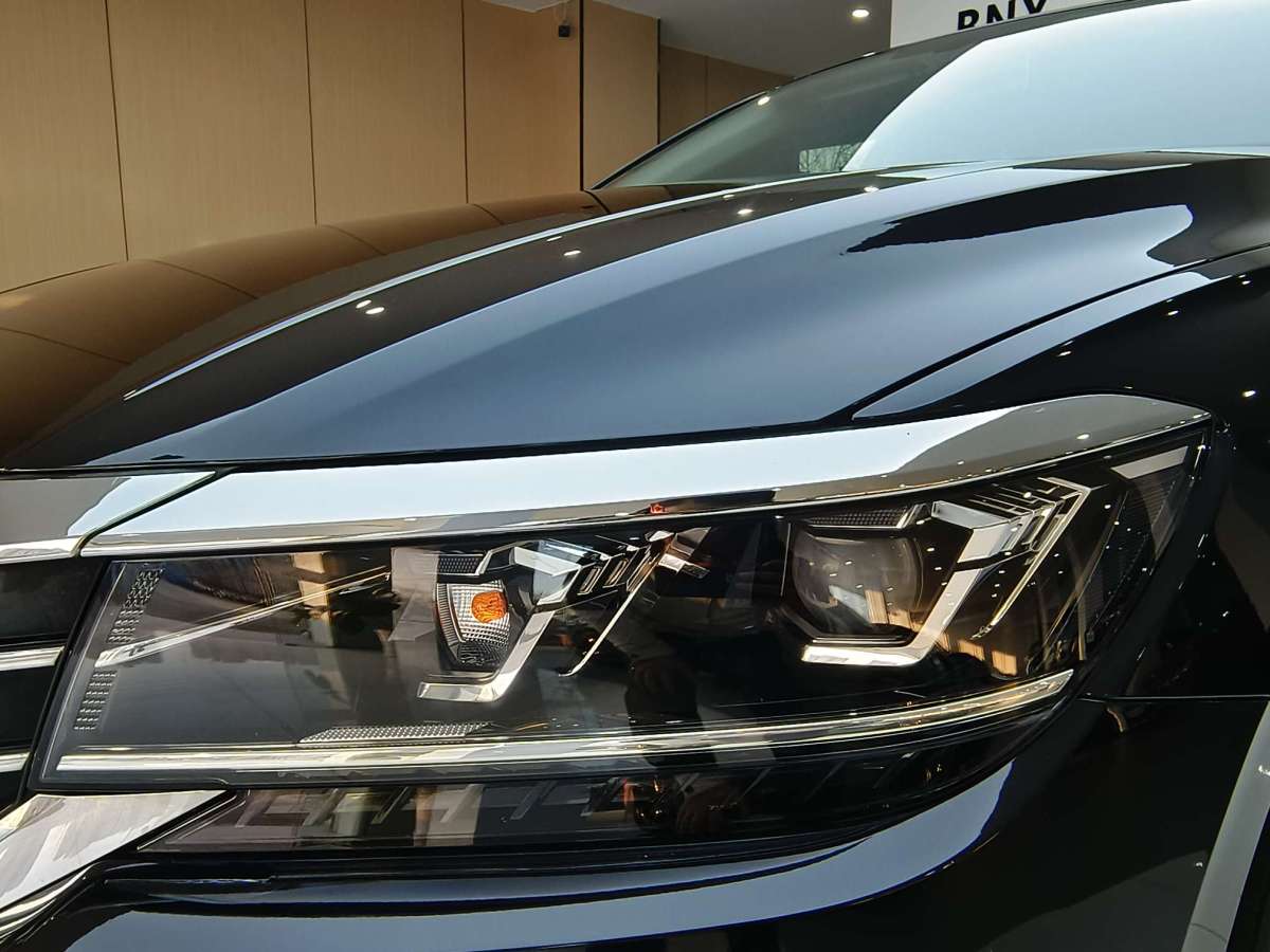 Volkswagen Passat 2020 car image #23