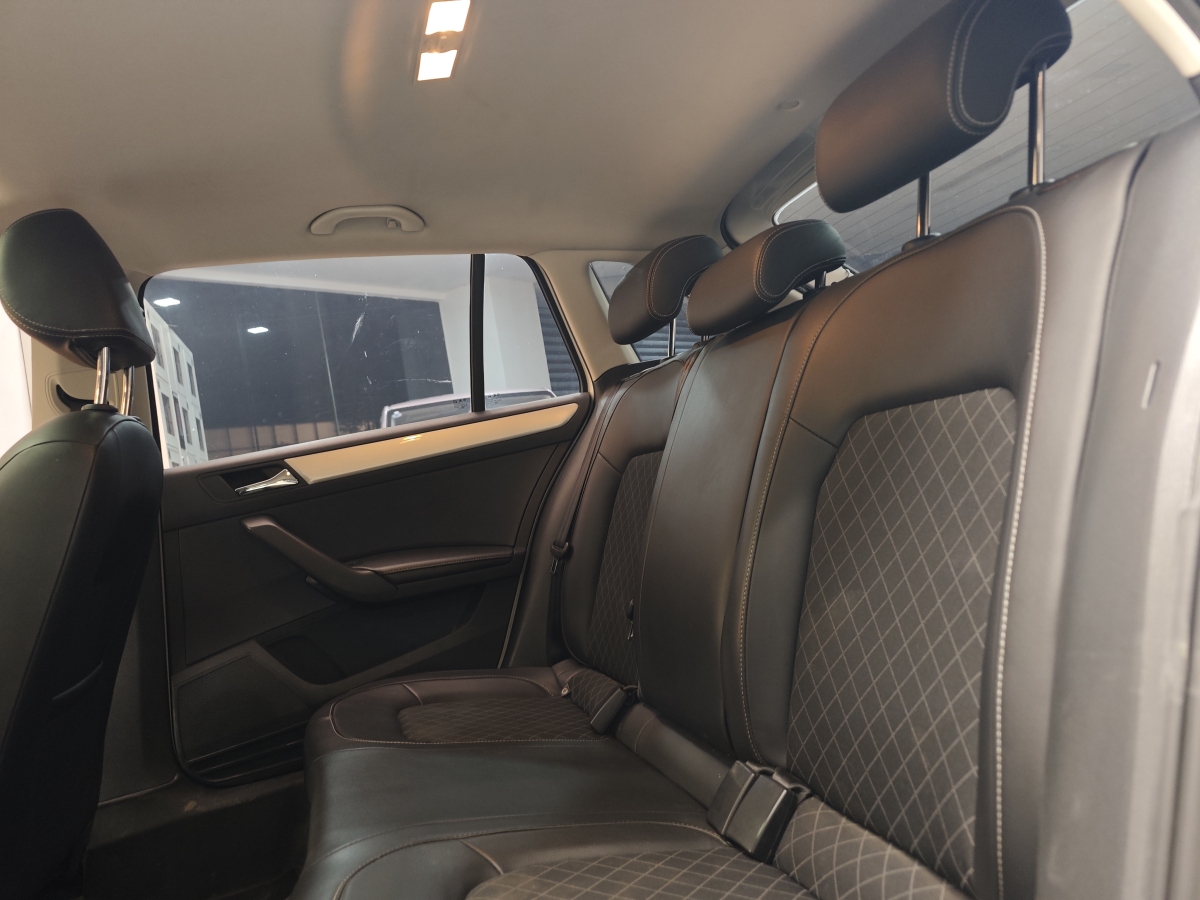 Skoda Rapid Spaceback 2019 car image #23