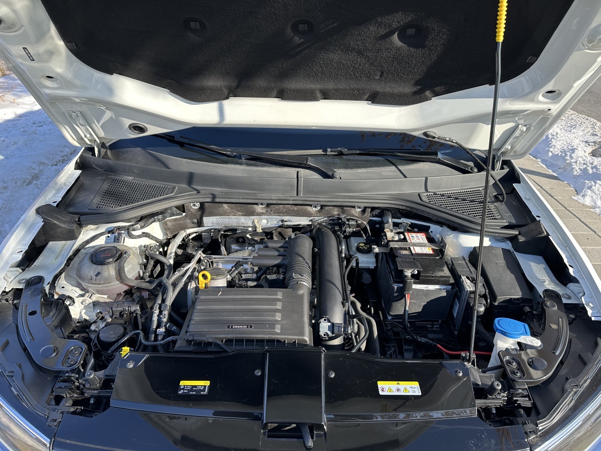 Volkswagen T-Roc 2021 car image #23
