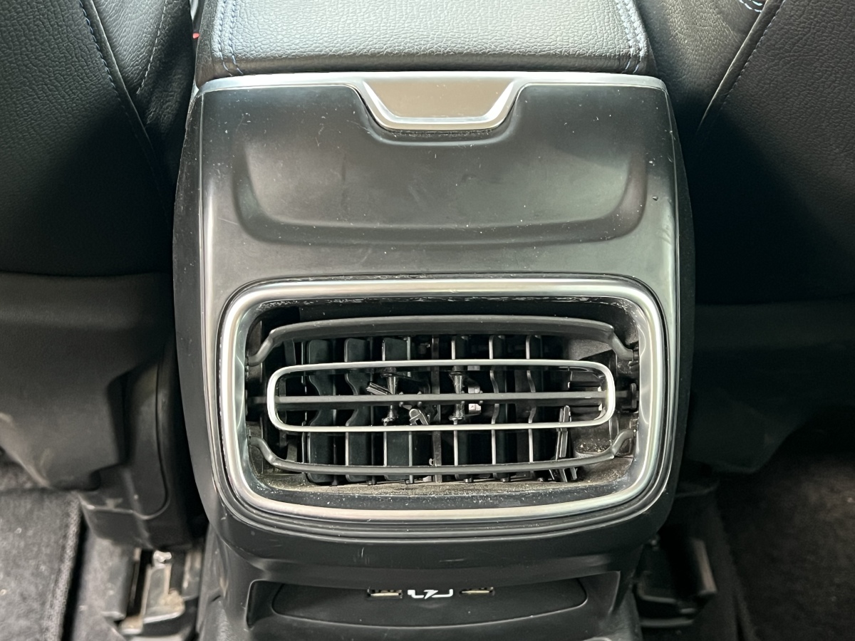 Lynk & Co 01 EM-P 2018 #23 Lynk & Co 01 EM-P 2018 car image #23