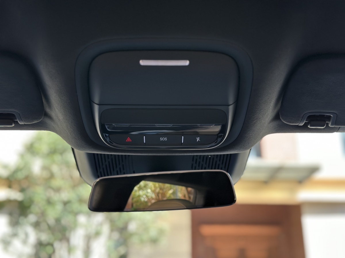 Xpeng G9 2025 imagem de carro #23