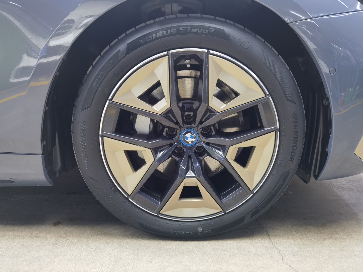 BMW i5 2024 immagine di auto #23