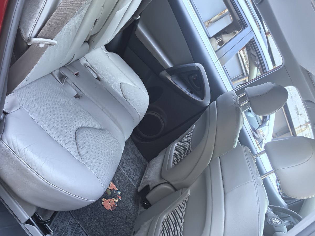 Toyota RAV4 (Imported) 2008 image de voiture #23