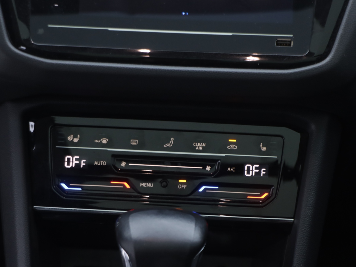 Volkswagen Tiguan L New Energy 2020 изображение автомобиля #23