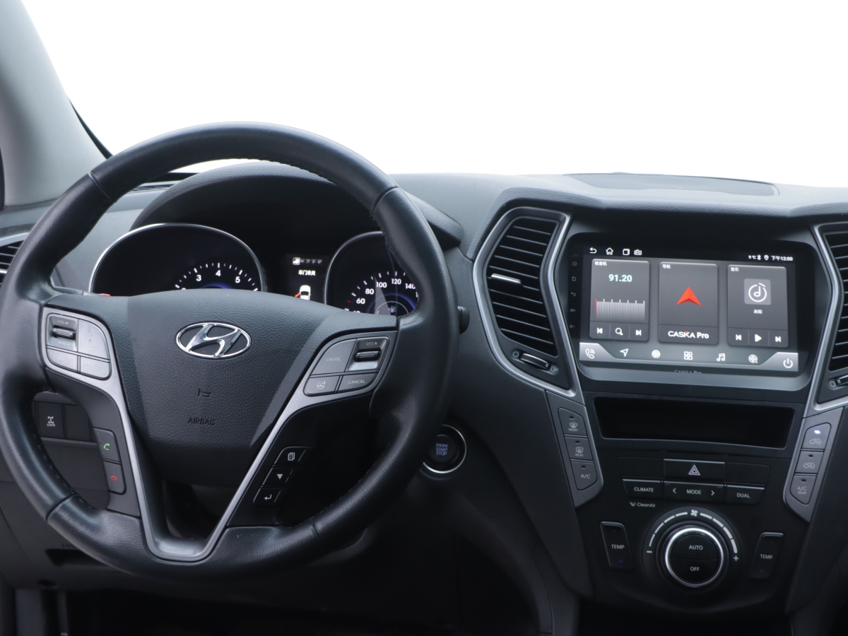 Hyundai Santa Fe 2013 car image #23