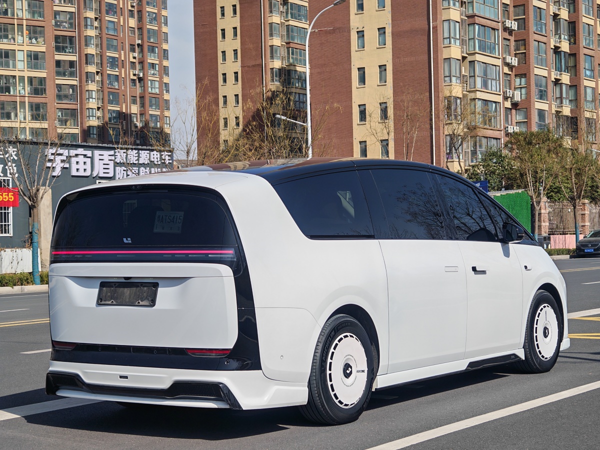 理想汽车 理想MEGA 2025 汽车图片 #23