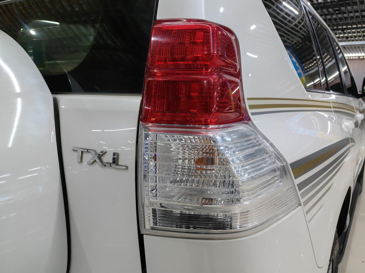 Toyota 2013 #23 Toyota 2013 car image #23