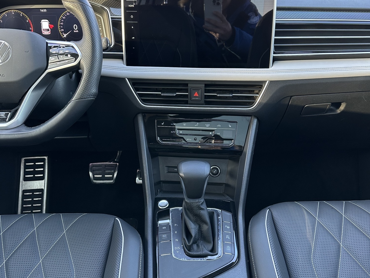 Volkswagen Tiguan L 2021 car image #23