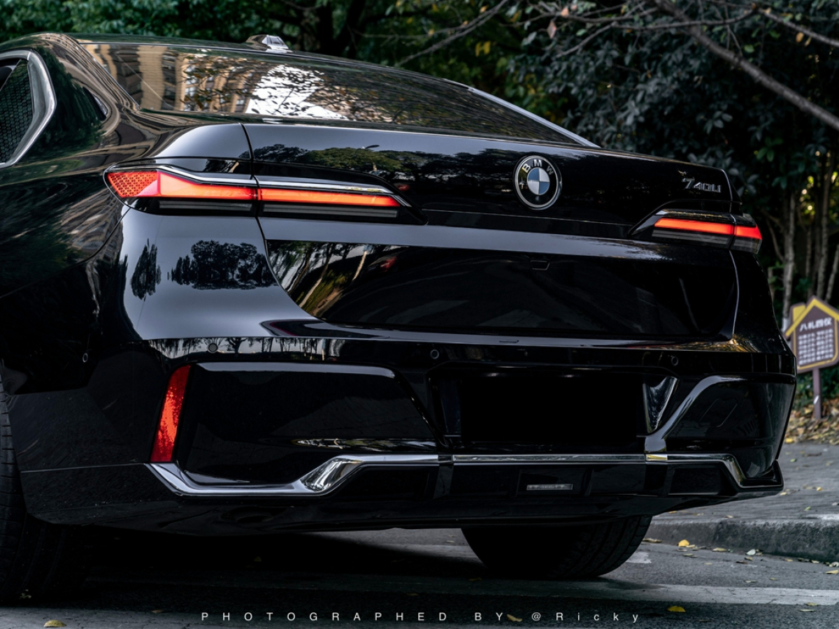 BMW 7 Series 2023 car image #23