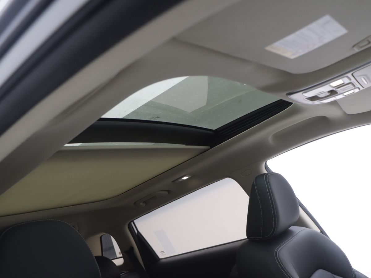 GEELY Boyue 2018 immagine di auto #23