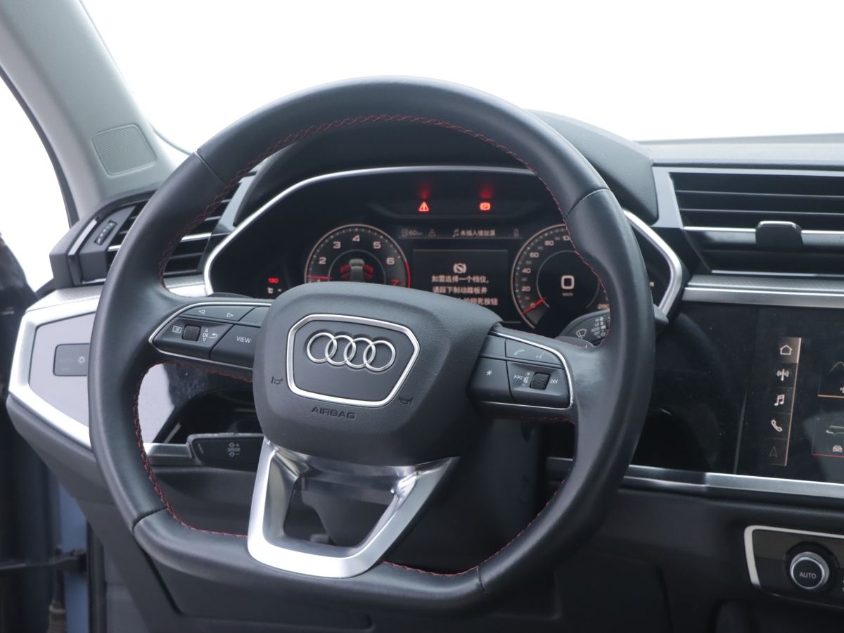 Audi Q3 2022 car image #23