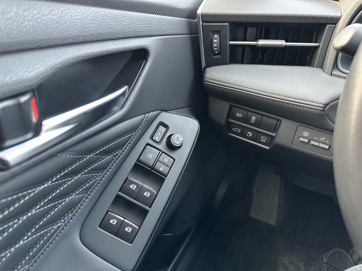 Toyota Avalon 2019 car image #23