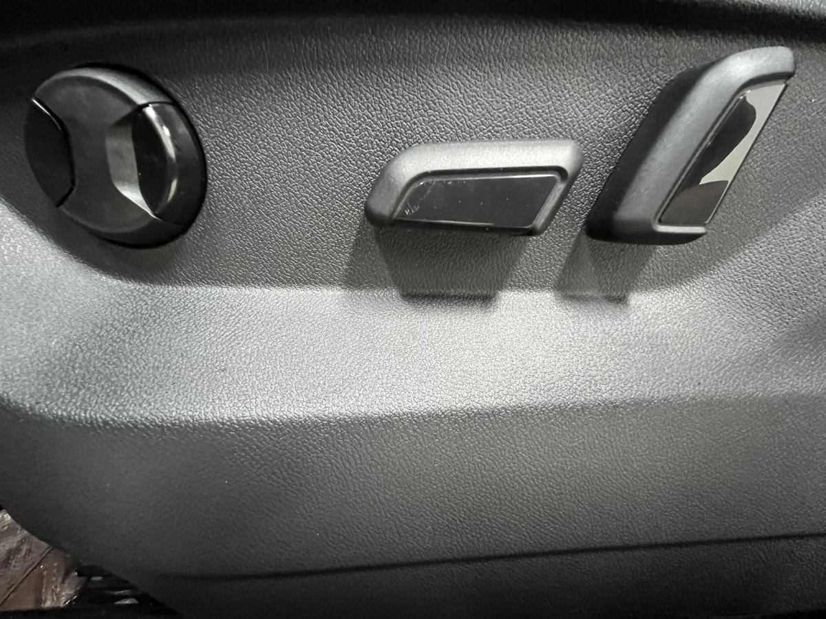 Volkswagen 2023 car image #23