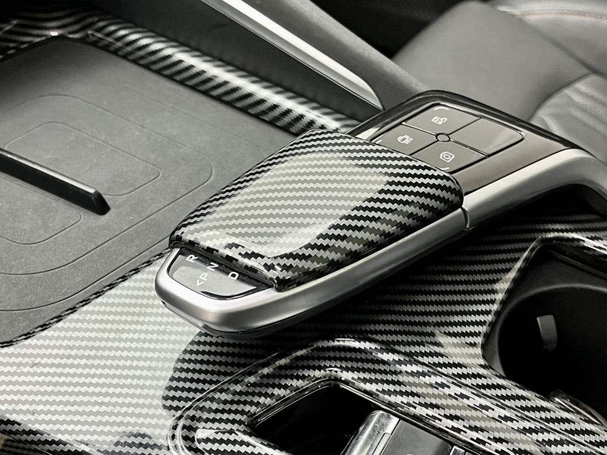 Changan UNI-T 2021 صورة سيارة #23