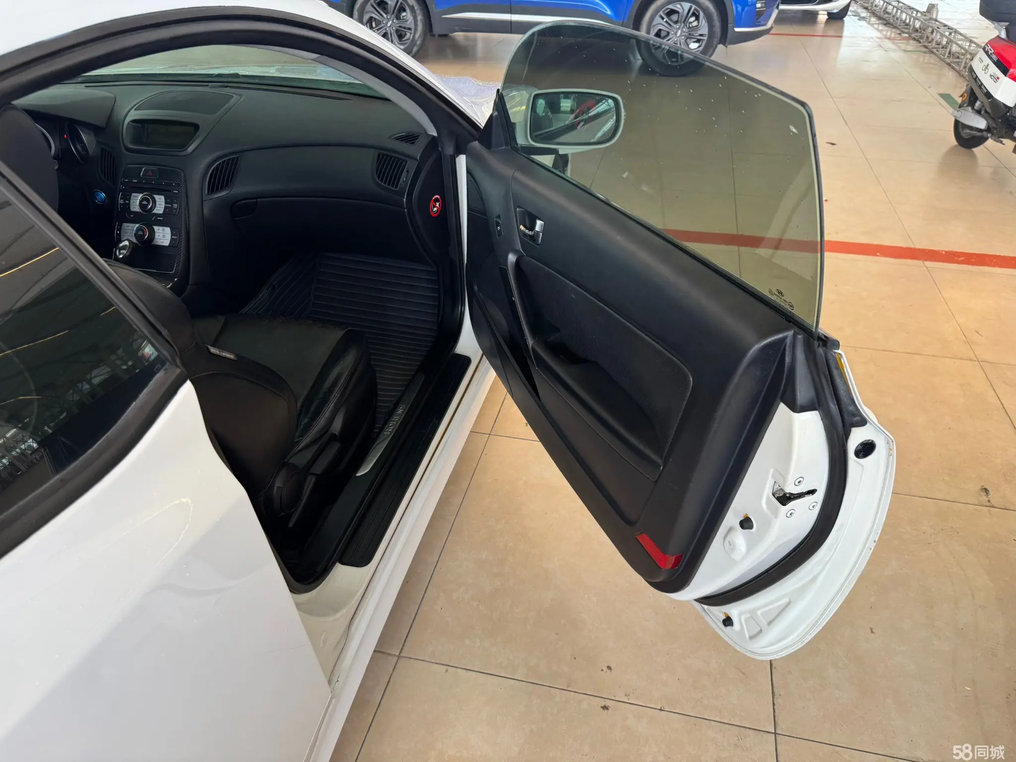 Hyundai Rohens-Coupe 2010 car image #23