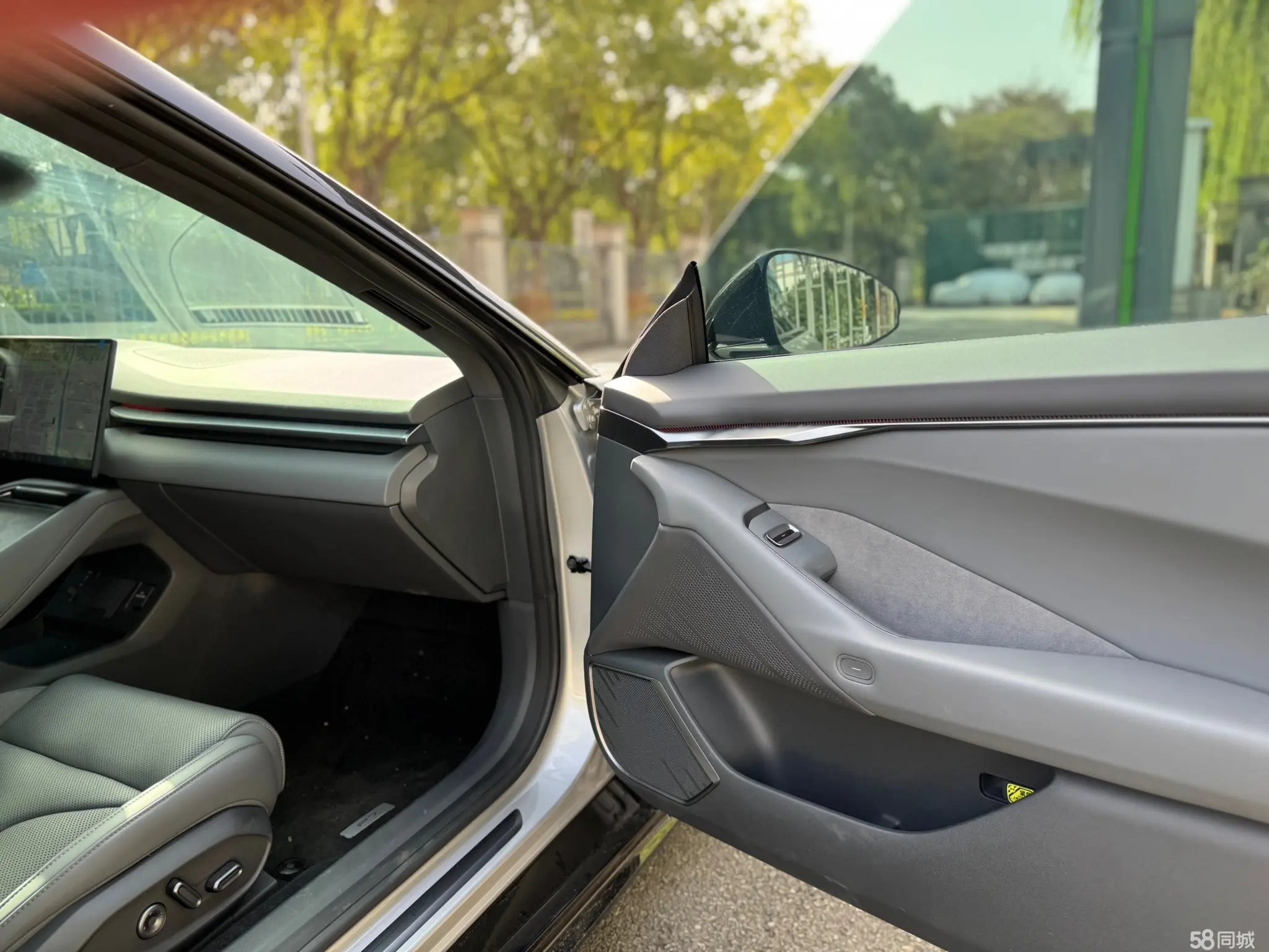 小鹏 小鹏P7 2025 汽车图片 #23