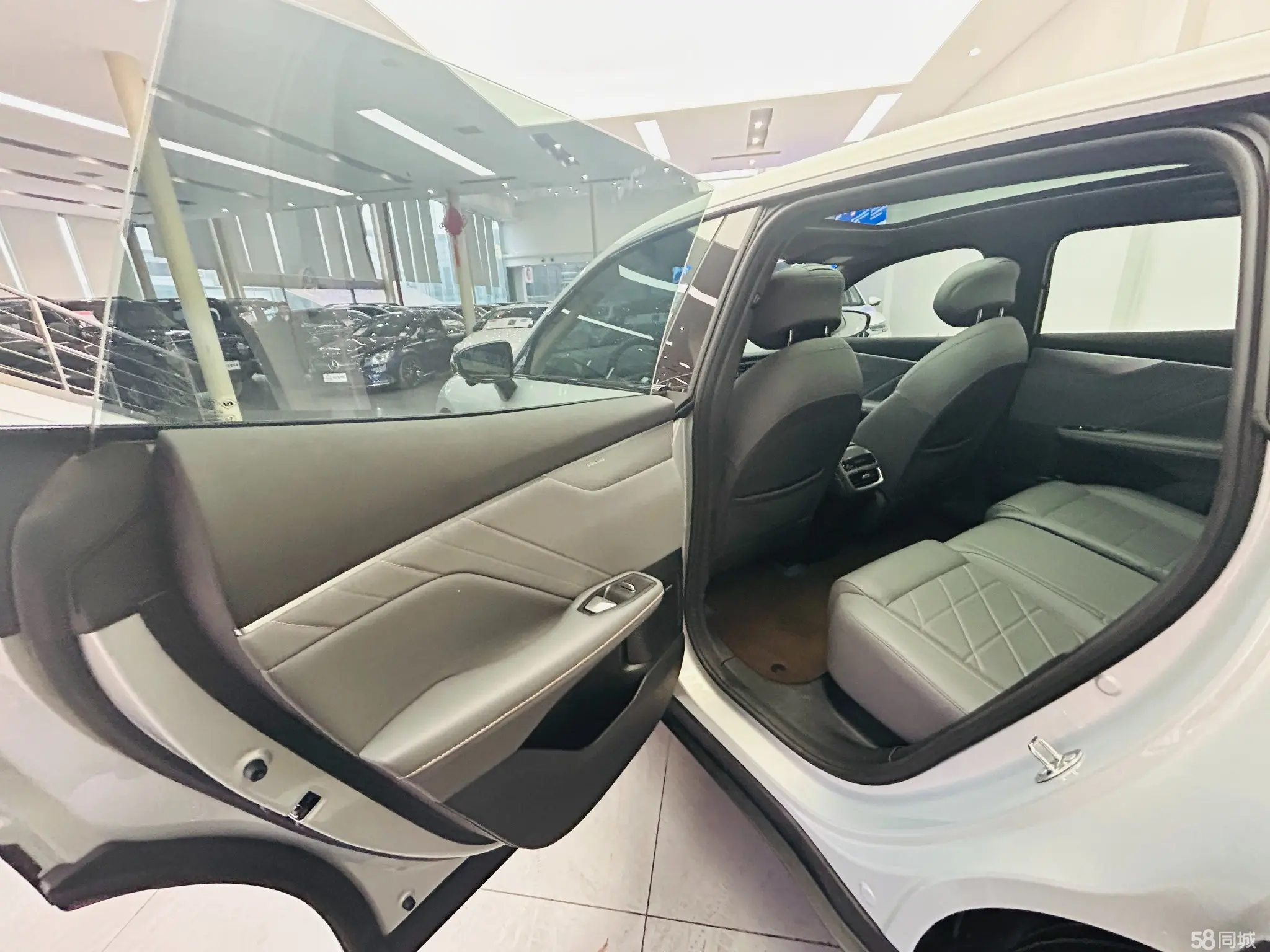 Deepal S05 2025 car image #23