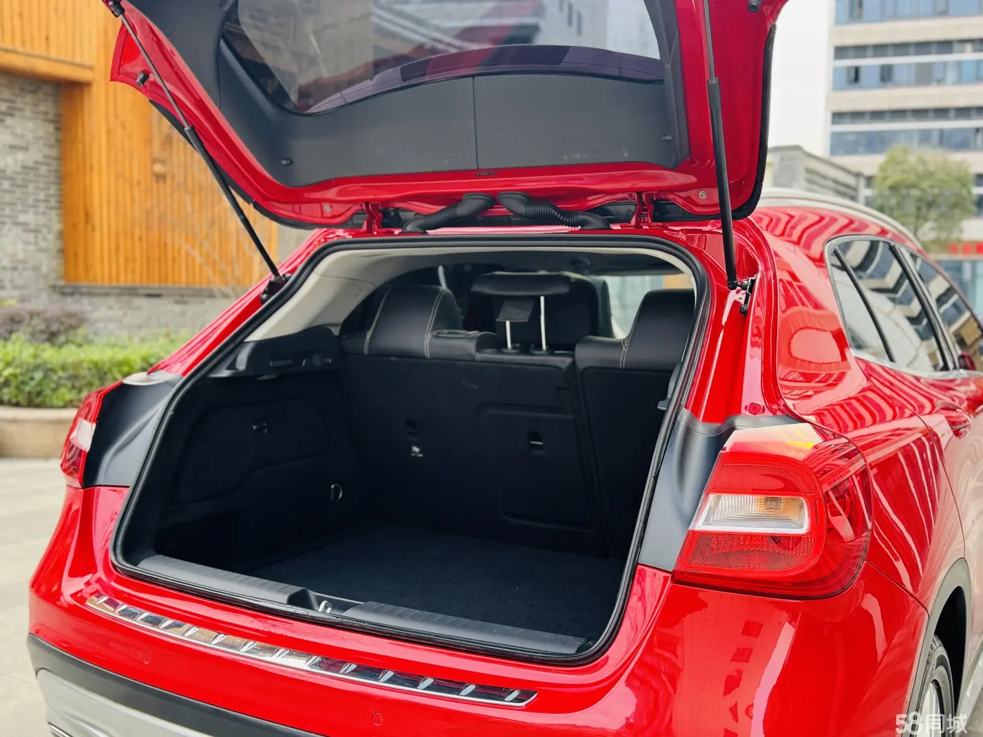 Mercedes-Benz GLA Class 2017 immagine di auto #23