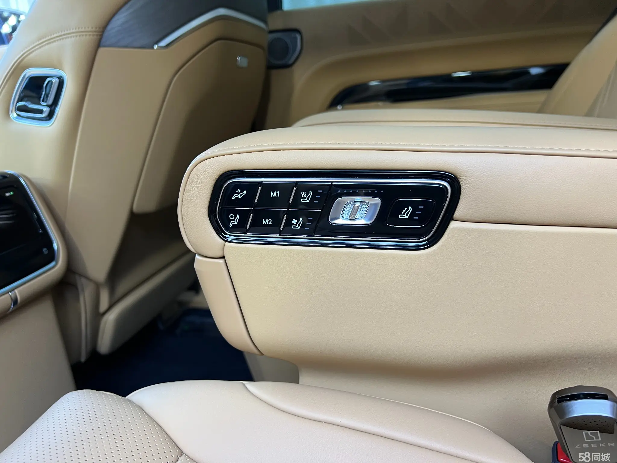 极氪 极氪9X 2025 汽车图片 #23