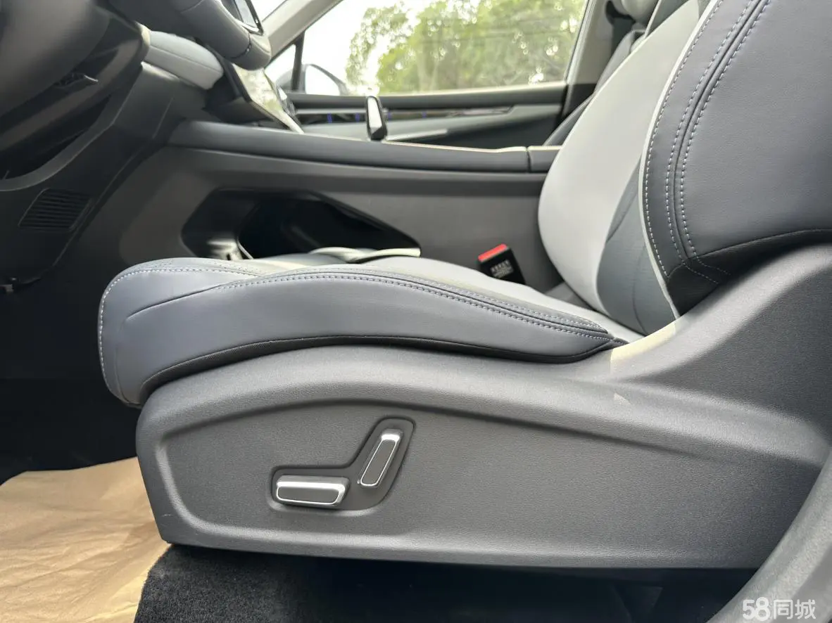 GEELY Boyue L 2026 car image #23